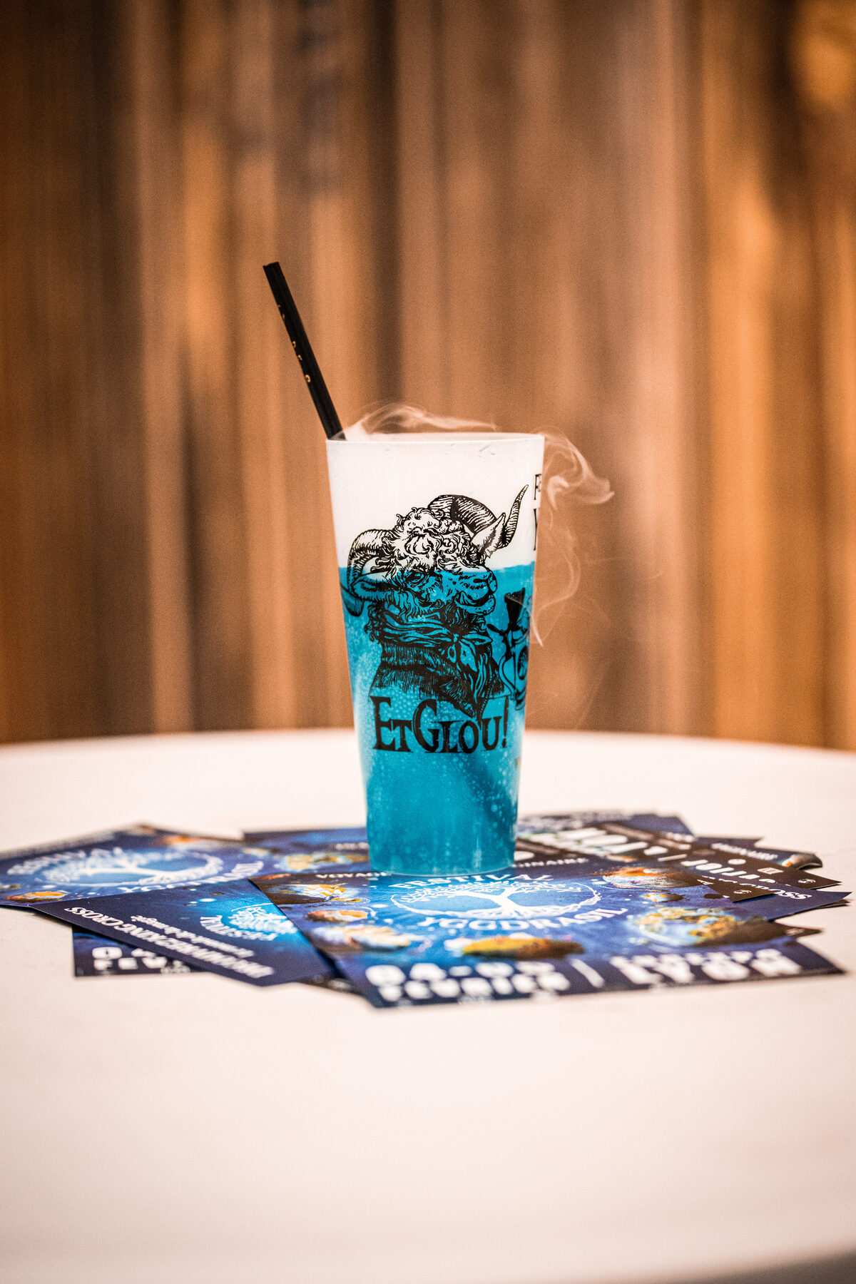 Cocktail bleu fumant signature Au Dragon qui Fume